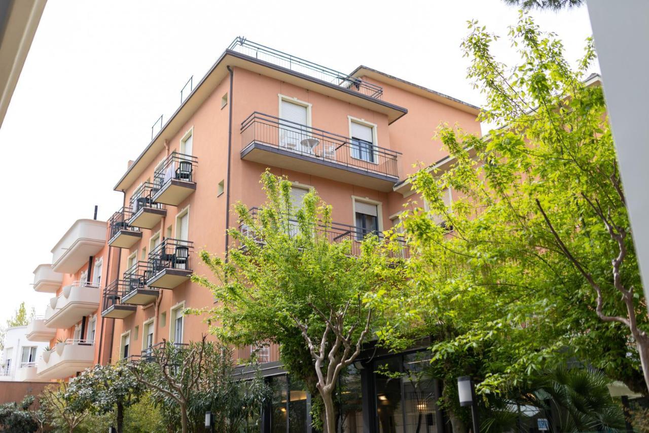 Hotel Villa Merope Rímini Exterior foto